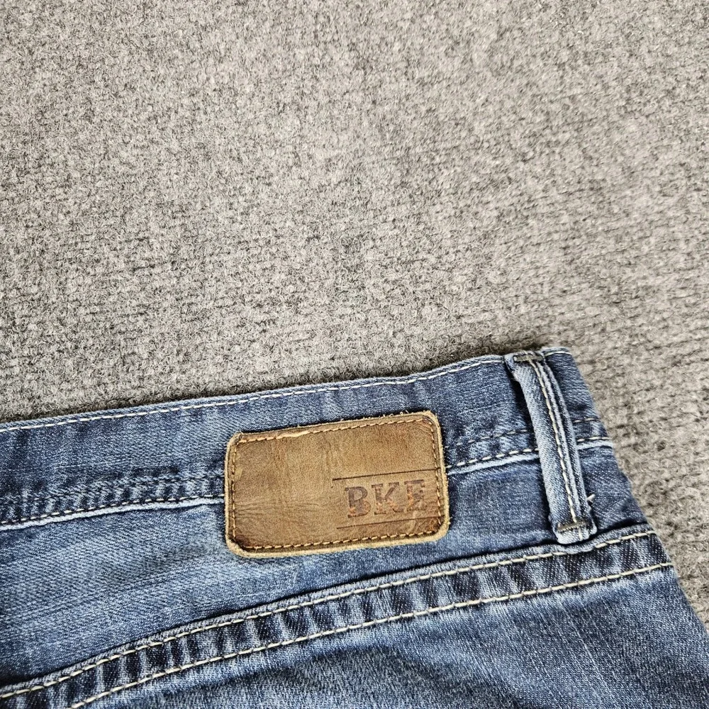 BKE Tyler Straight Leg Jeans Mens 38R Medium Wash Blue Denim BMC23001R